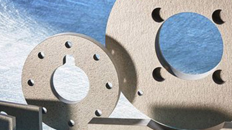 Insulating materials resistant to pressure and temperatures over 300°C